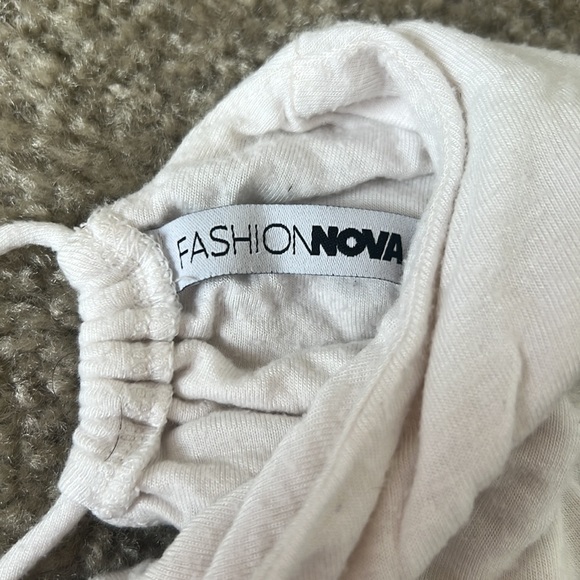 Cross back white long sleeve crop top - Picture 2 of 3